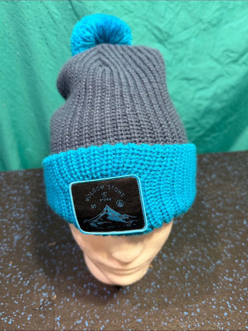 Volcom Blue & Teal Pom Beanie